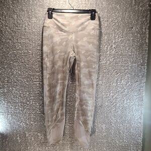 Victoria's Secret PINK ACTIVATE M Camo Print Crop Leggings Pockets Polyester